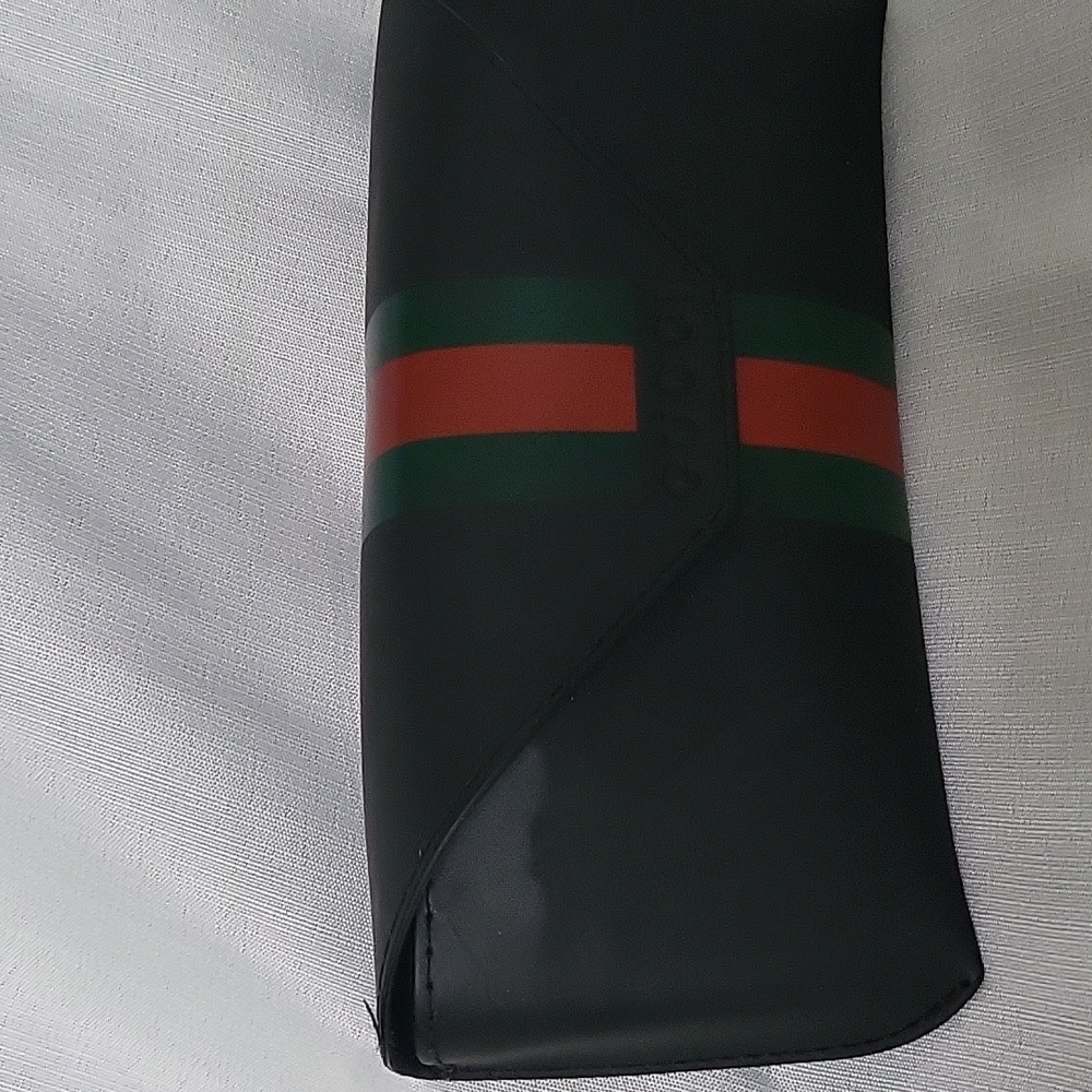 GUCCI GLASSES CASE